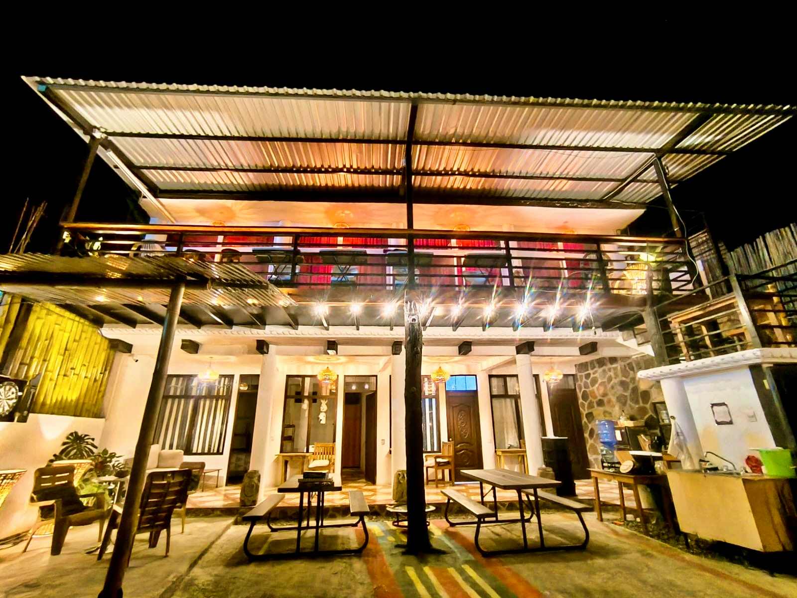 Mandalas Hideout courtyard at night